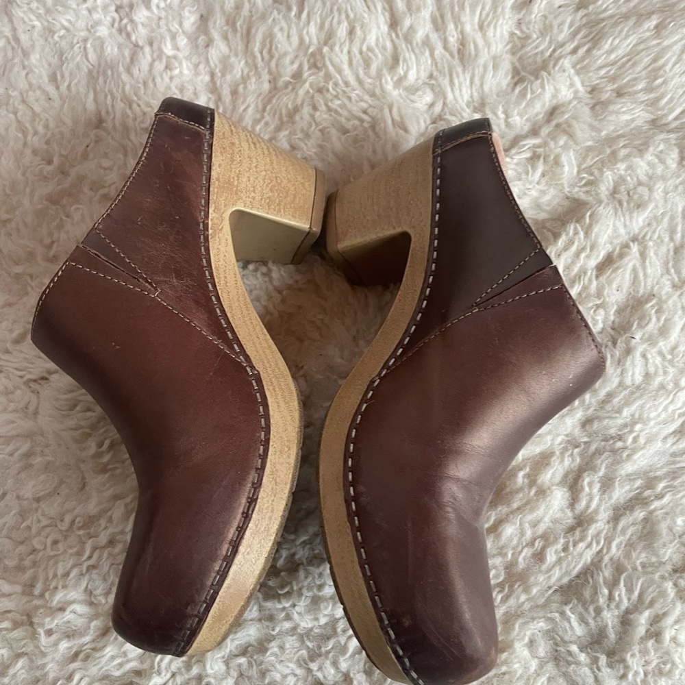 Dansko Sammy Size 38 Bronze